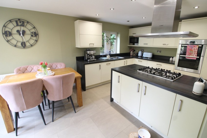 Images for Riddlesden, Keighley, West Yorkshire EAID:3030449609 BID:4216801