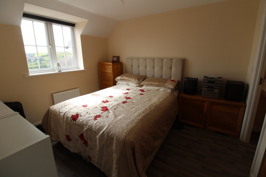 Images for Staincliffe Drive, Keighley, West Yorkshire EAID:3030449609 BID:4216801