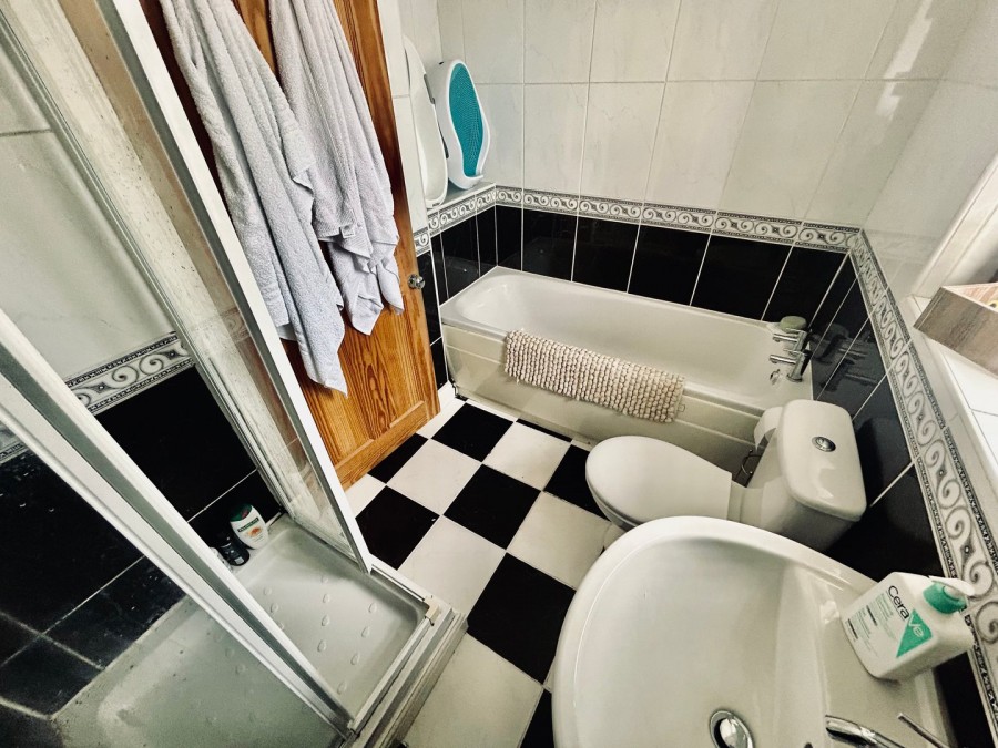 Images for Oakworth, Keighley, West Yorkshire EAID:3030449609 BID:4216801