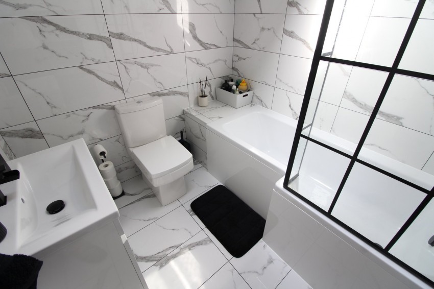 Images for Oakworth, Keighley, West Yorkshire EAID:3030449609 BID:4216801