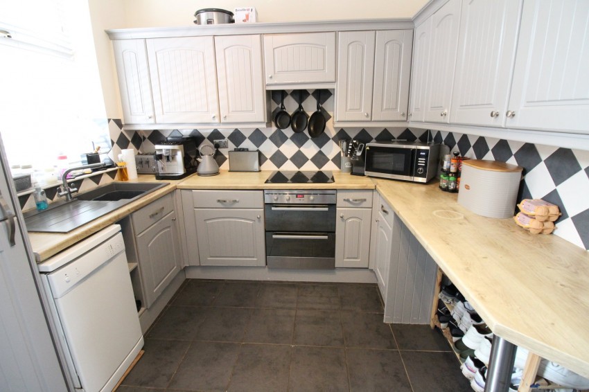 Images for Oakworth, Keighley, West Yorkshire EAID:3030449609 BID:4216801