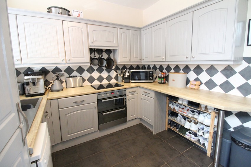 Images for Oakworth, Keighley, West Yorkshire EAID:3030449609 BID:4216801