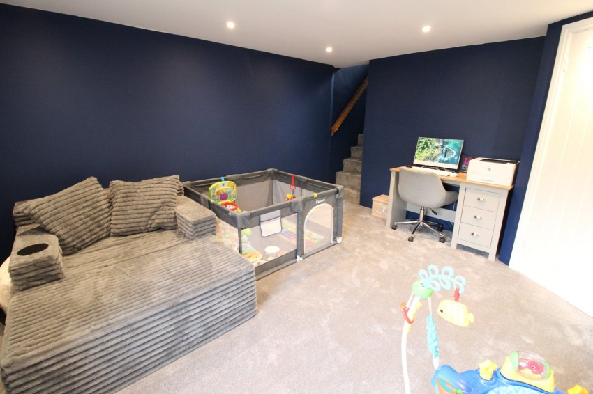 Images for Oakworth, Keighley, West Yorkshire EAID:3030449609 BID:4216801