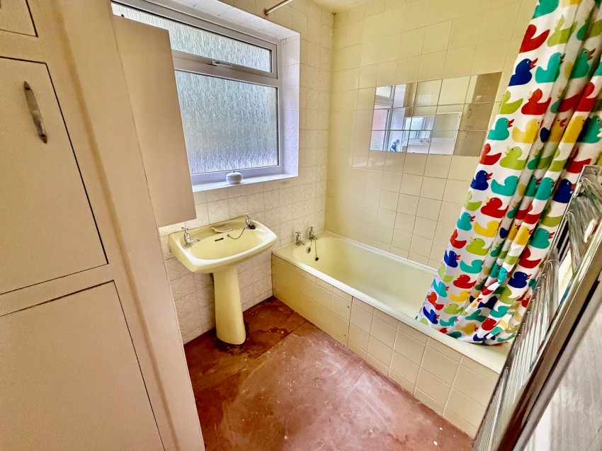 Images for Oakworth, Keighley, West Yorkshire EAID:3030449609 BID:4216801