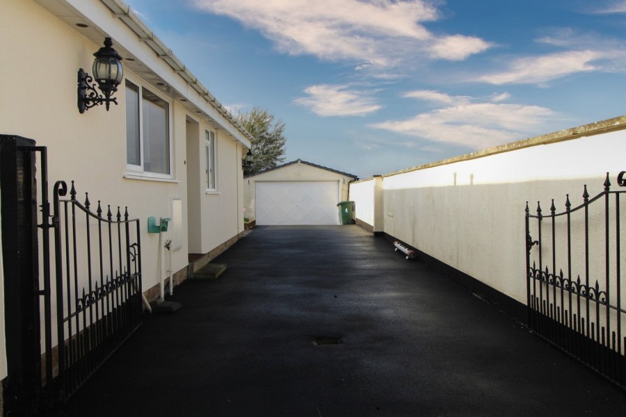 Images for Long Lee, Keighley, West Yorkshire EAID:3030449609 BID:4216801