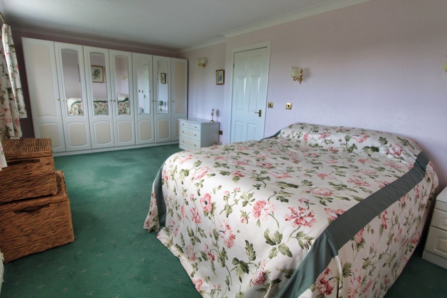 Images for Oakworth, Keighley, West Yorkshire EAID:3030449609 BID:4216801