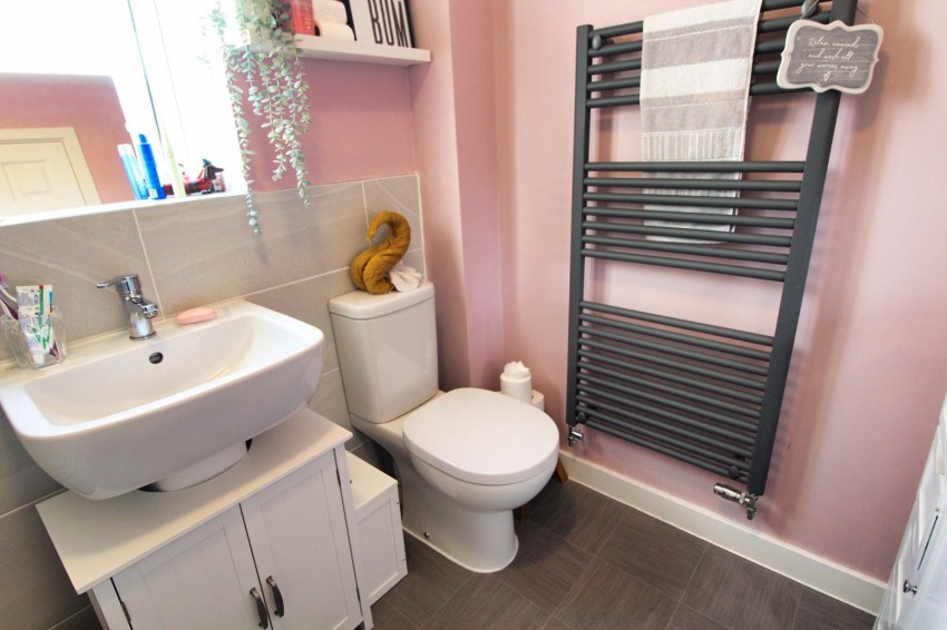 Images for Oakworth, Keighley, West Yorkshire EAID:3030449609 BID:4216801