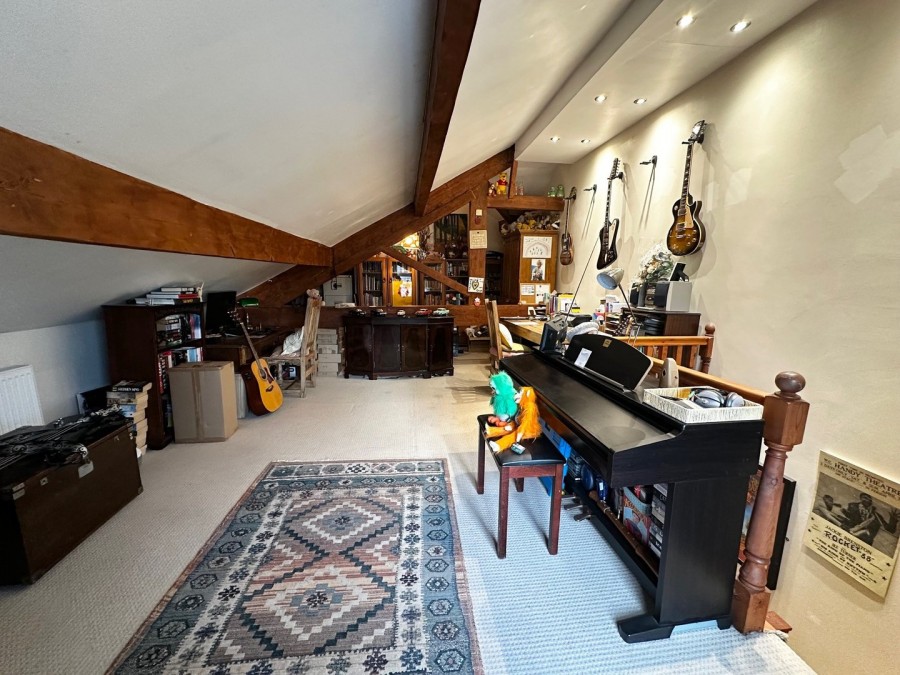 Images for Denholme, Bradford, West Yorkshire EAID:3030449609 BID:4216801