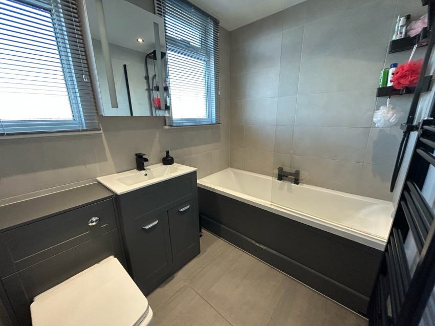 Images for Denholme, Bradford, West Yorkshire EAID:3030449609 BID:4216801