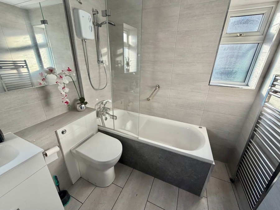 Images for Bracken Bank Avenue, Keighley, West Yorkshire EAID:3030449609 BID:4216801