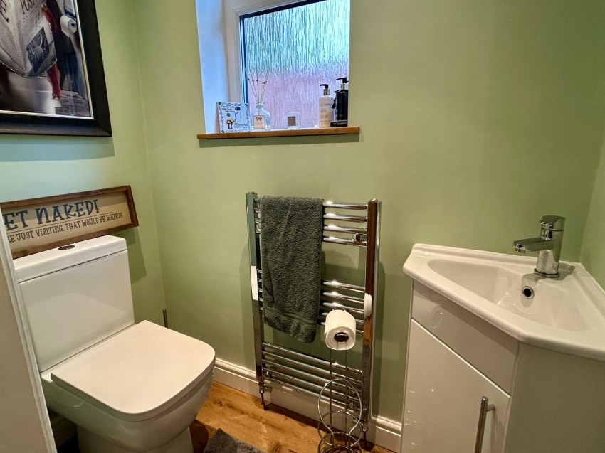 Images for Oakworth, Keighley, West Yorkshire EAID:3030449609 BID:4216801