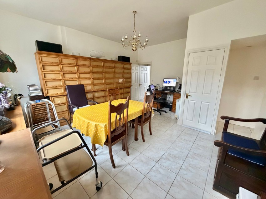 Images for Oakworth, Keighley, West Yorkshire EAID:3030449609 BID:4216801