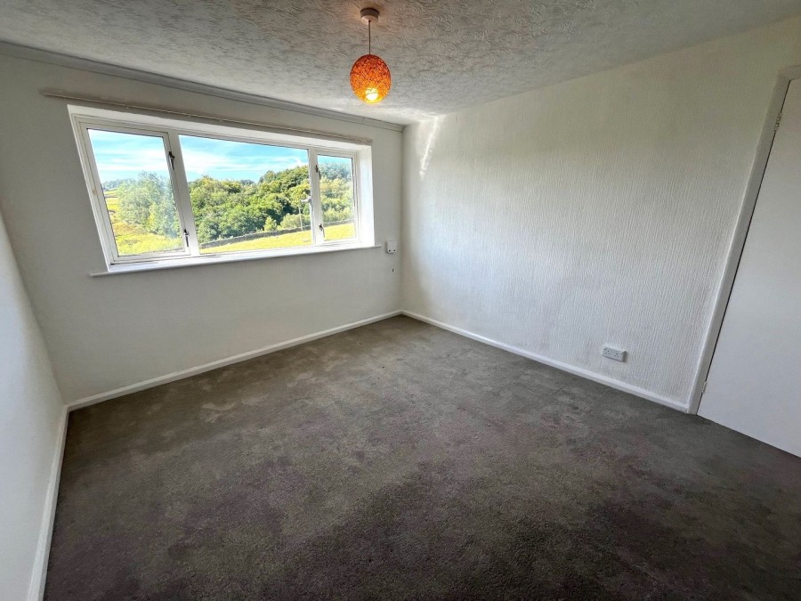 Images for Oakworth, Keighley, West Yorkshire EAID:3030449609 BID:4216801