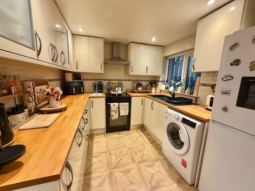 Images for Oakworth, Keighley, West Yorkshire EAID:3030449609 BID:4216801