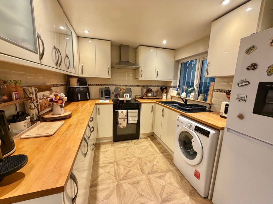 Images for Oakworth, Keighley, West Yorkshire EAID:3030449609 BID:4216801