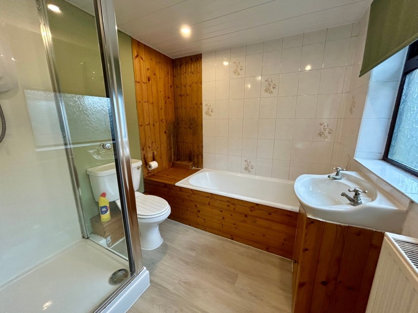 Images for Denholme, Bradford, West Yorkshire EAID:3030449609 BID:4216801