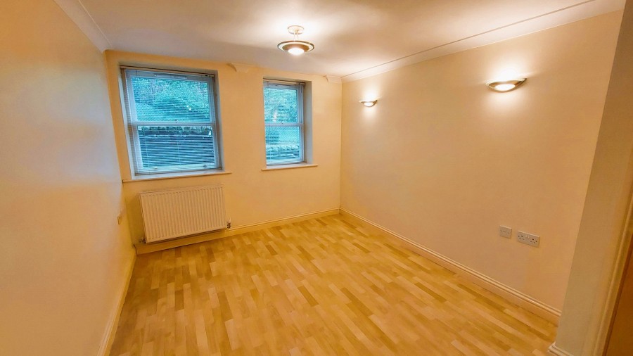 Images for Haworth, Keighley EAID:3030449609 BID:4216801