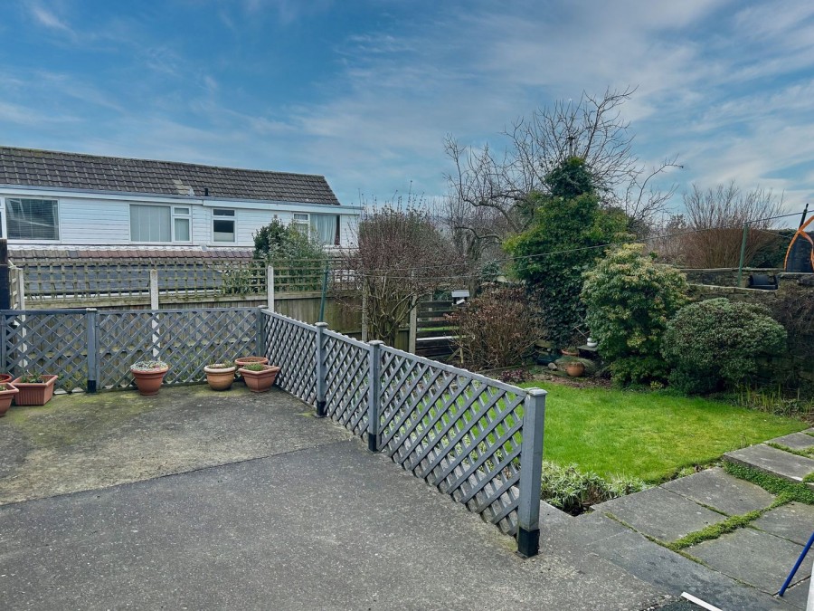 Images for Thwaites Brow, Keighley, West Yorkshire EAID:3030449609 BID:4216801