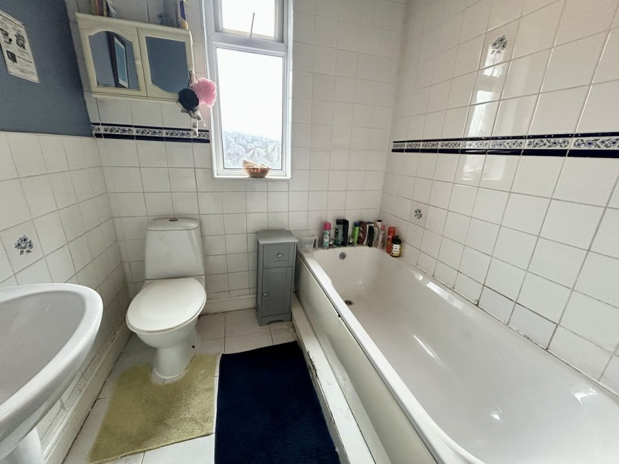 Images for Riddlesden, Keighley, West Yorkshire EAID:3030449609 BID:4216801