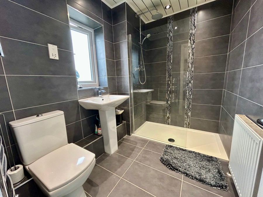 Images for Buckstone Garth, East Morton, West Yorkshire EAID:3030449609 BID:4216801