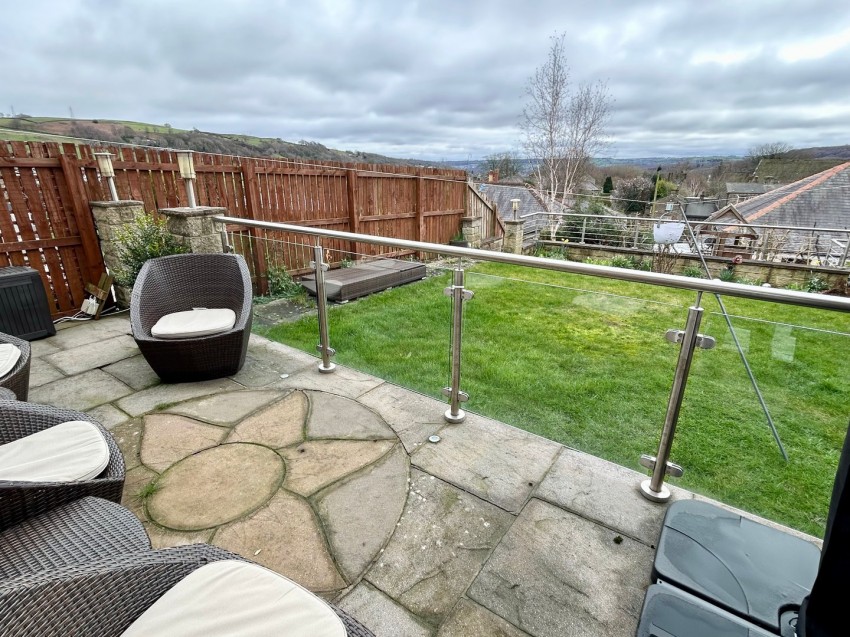 Images for Buckstone Garth, East Morton, West Yorkshire EAID:3030449609 BID:4216801