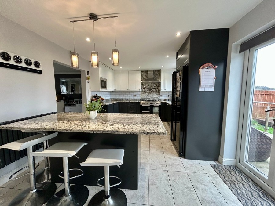 Images for Buckstone Garth, East Morton, West Yorkshire EAID:3030449609 BID:4216801