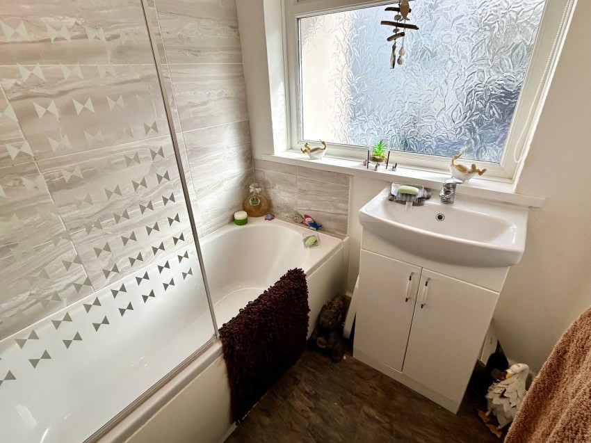 Images for Denholme, Bradford, West Yorkshire EAID:3030449609 BID:4216801