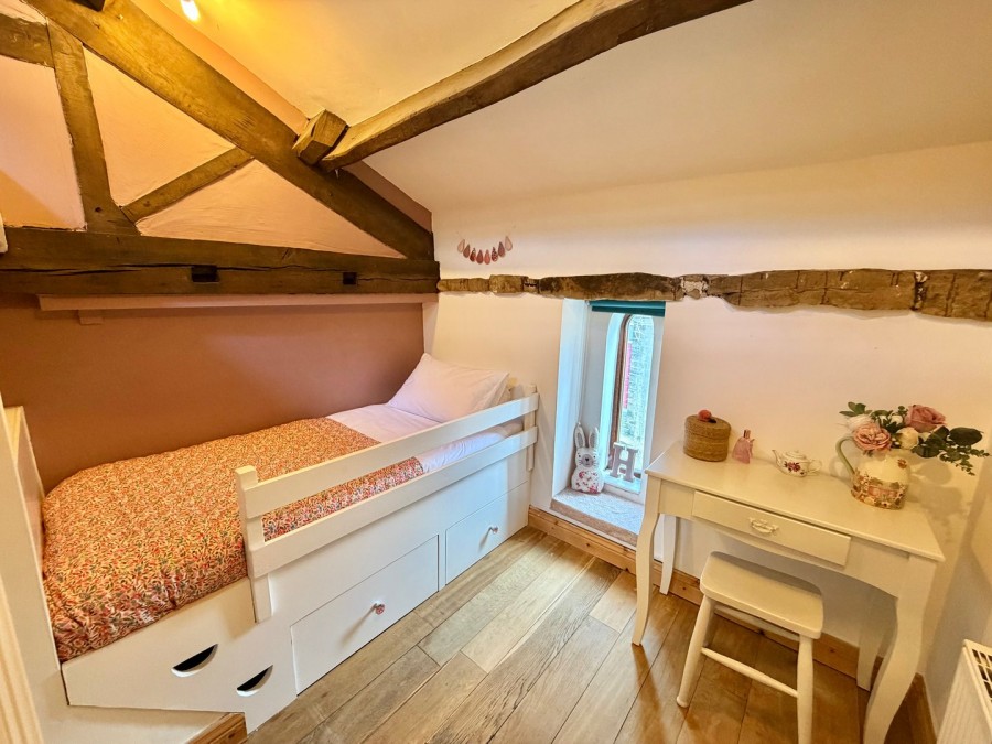 Images for Oakworth, Keighley, West Yorkshire EAID:3030449609 BID:4216801