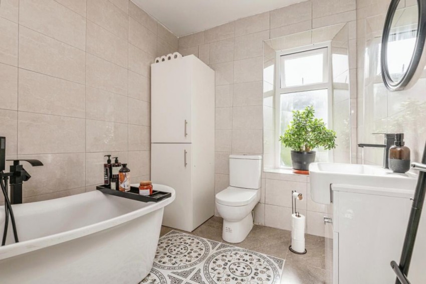 Images for Thwaites Brow, Keighley, West Yorkshire EAID:3030449609 BID:4216801