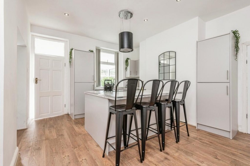 Images for Thwaites Brow, Keighley, West Yorkshire EAID:3030449609 BID:4216801