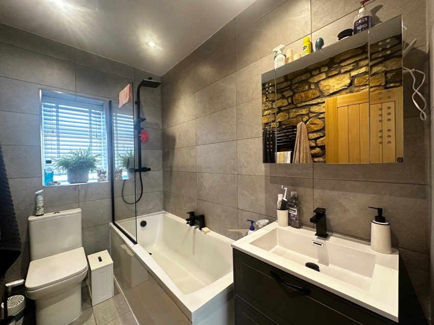 Images for Oakworth, Keighley, West Yorkshire EAID:3030449609 BID:4216801