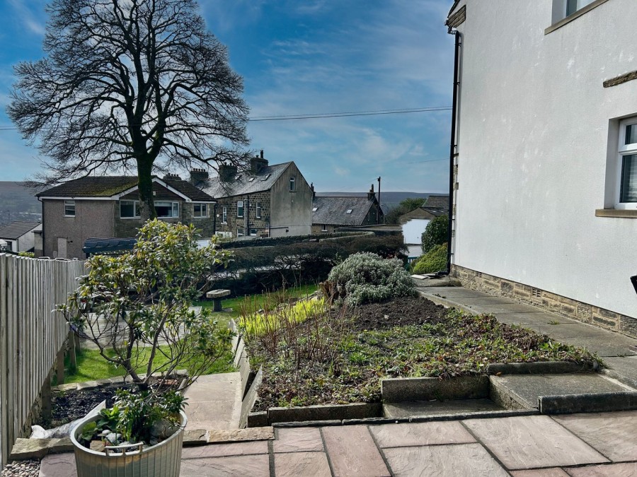 Images for Oakworth, Keighley, West Yorkshire EAID:3030449609 BID:4216801