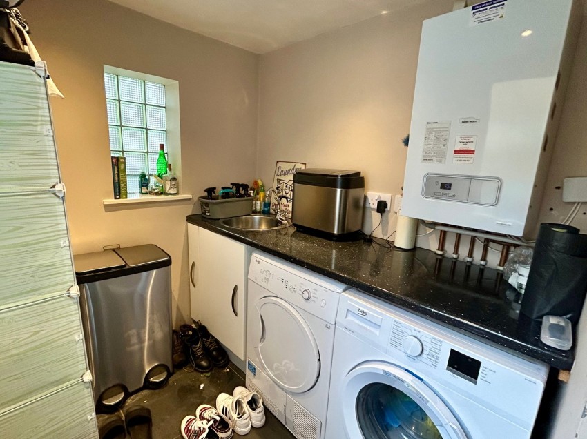 Images for Oakworth, Keighley, West Yorkshire EAID:3030449609 BID:4216801