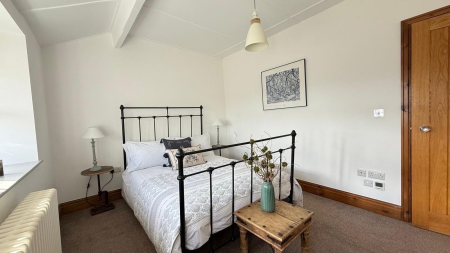 Images for Oldfield, Keighley, West Yorkshire EAID:3030449609 BID:4216801