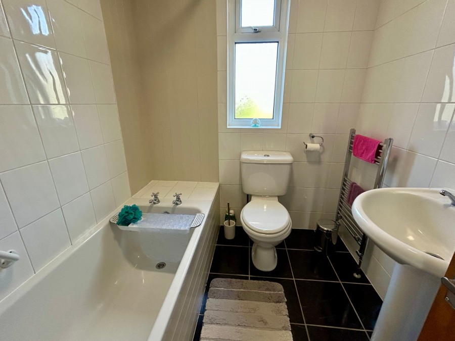 Images for Riddlesden, Keighley, West Yorkshire EAID:3030449609 BID:4216801