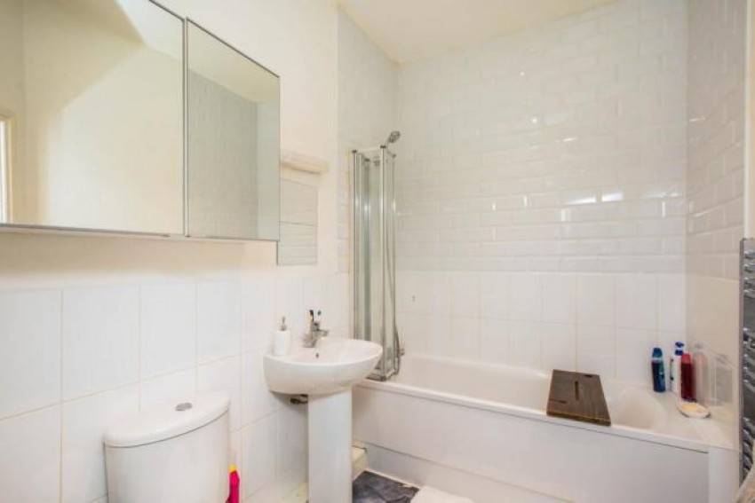 Images for Littlelands, Bingley, West Yorkshire EAID:3030449609 BID:4216801