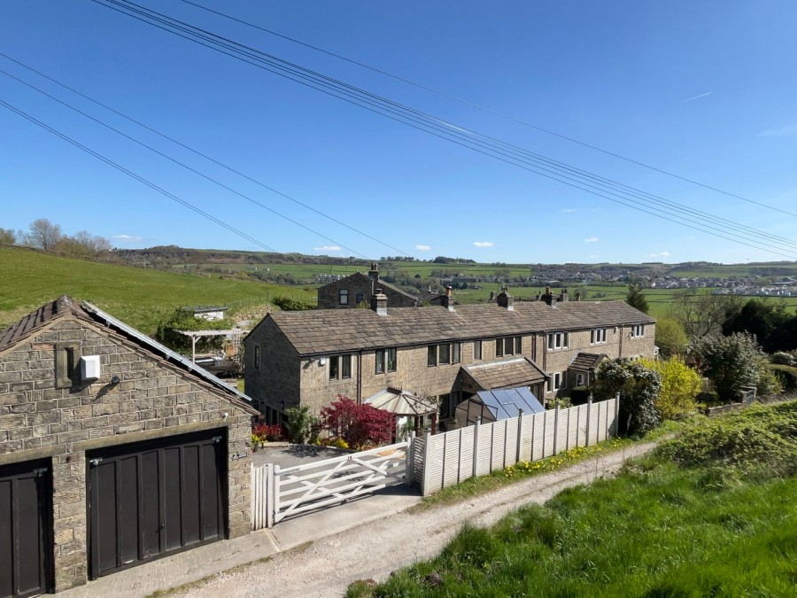Images for Oakworth, Keighley, West Yorkshire EAID:3030449609 BID:4216801