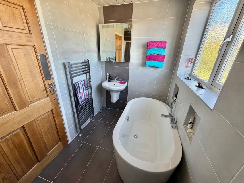 Images for Oakworth, Keighley, West Yorkshire EAID:3030449609 BID:4216801