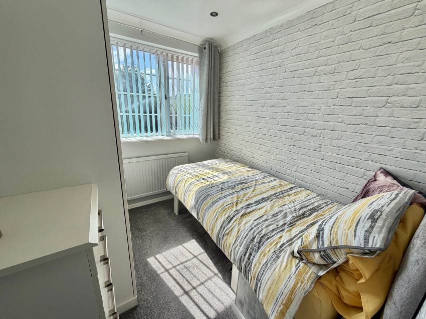 Images for Oakworth, Keighley, West Yorkshire EAID:3030449609 BID:4216801