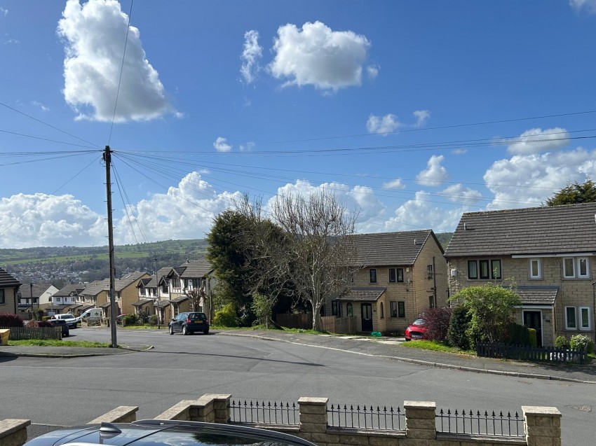 Images for The Oval, Bingley, West Yorkshire EAID:3030449609 BID:4216801