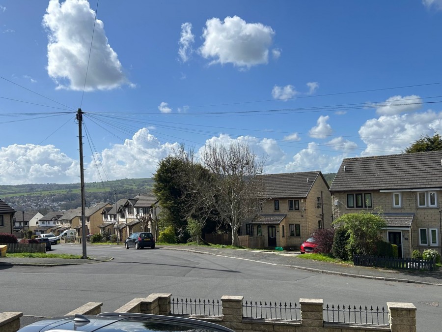 Images for The Oval, Bingley, West Yorkshire EAID:3030449609 BID:4216801