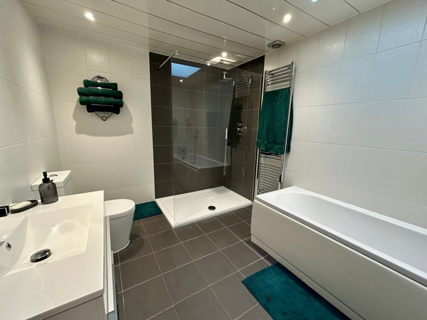 Images for Oakworth, Keighley, West Yorkshire EAID:3030449609 BID:4216801