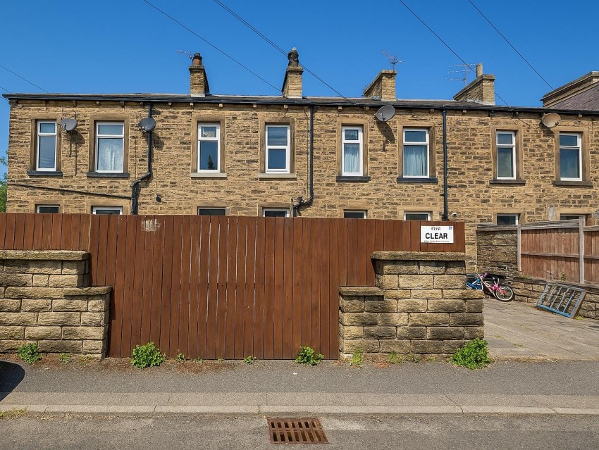 Images for Bradford Road, Keighley, West Yorkshire EAID:3030449609 BID:4216801