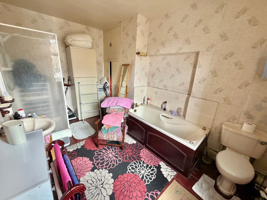 Images for Bradford Road, Keighley, West Yorkshire EAID:3030449609 BID:4216801