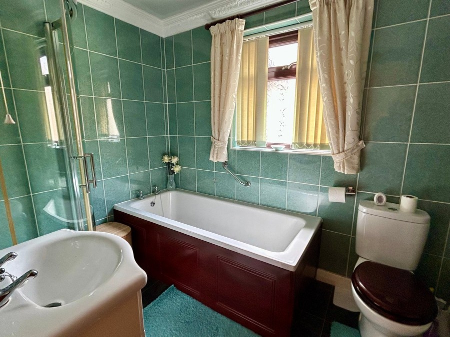 Images for Random Close, Keighley, West Yorkshire EAID:3030449609 BID:4216801
