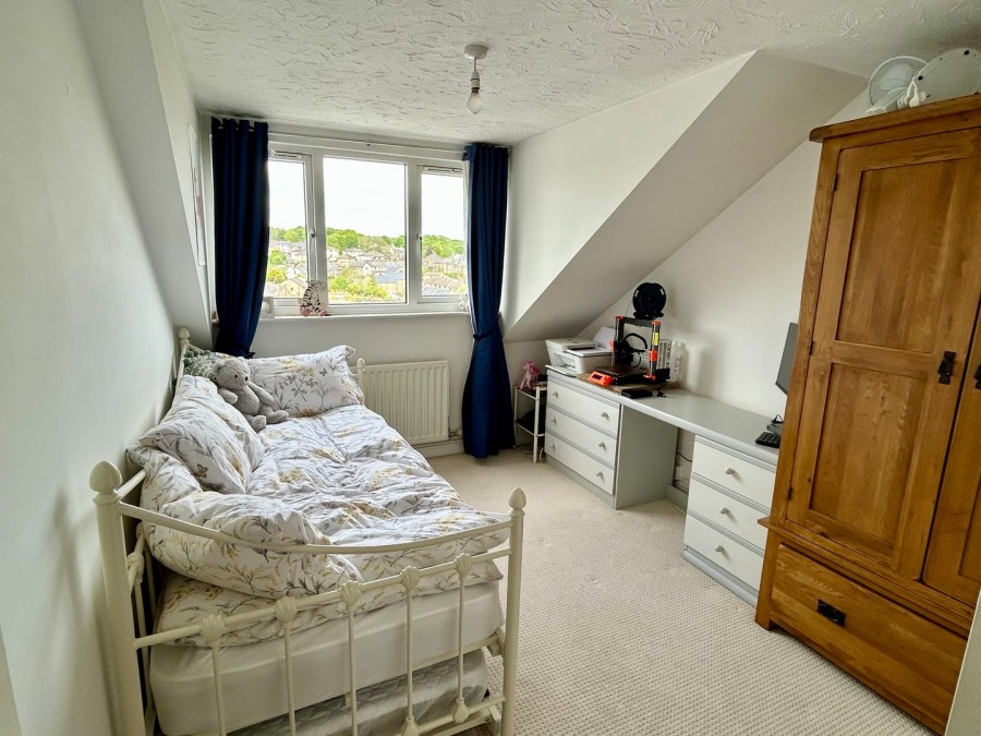 Images for Oakworth, Keighley, West Yorkshire EAID:3030449609 BID:4216801