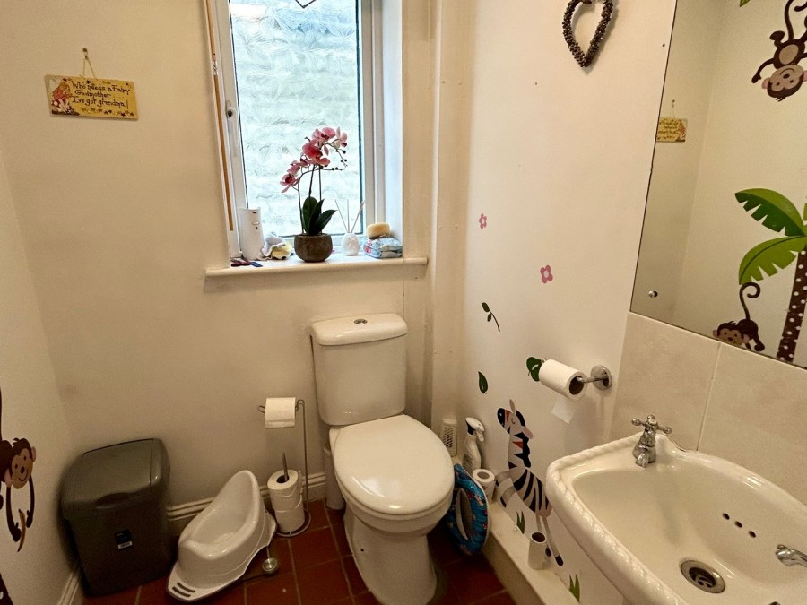 Images for Oakworth, Keighley, West Yorkshire EAID:3030449609 BID:4216801