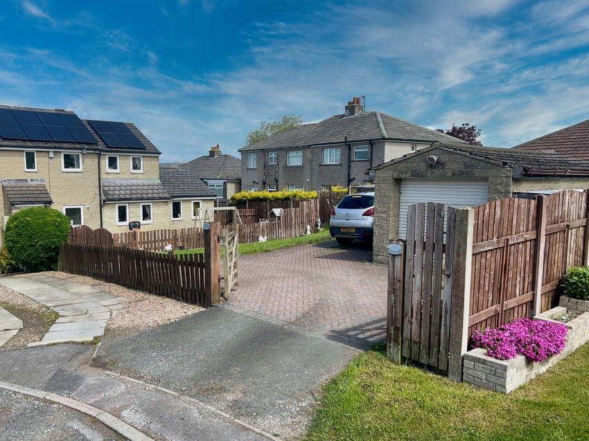Images for Long Lee, Keighley, West Yorkshire EAID:3030449609 BID:4216801
