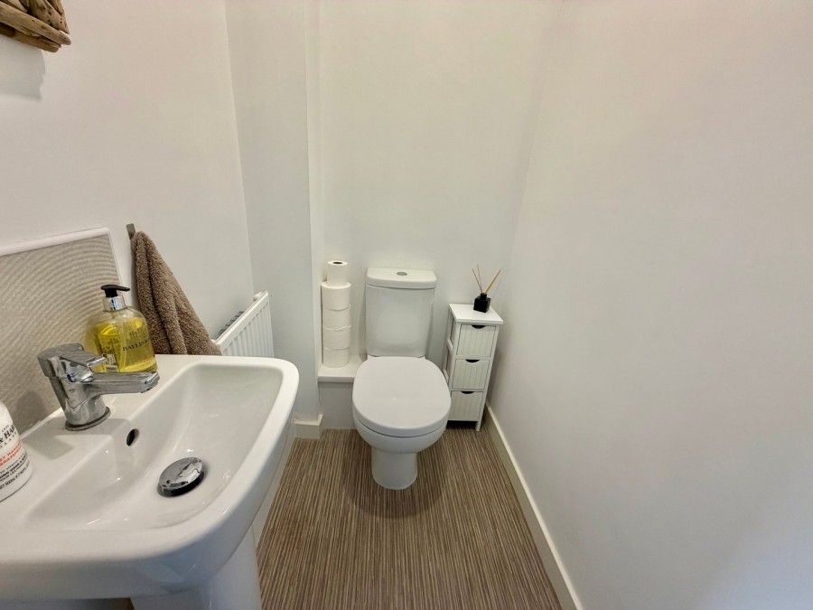 Images for Oakworth, Keighley, West Yorkshire EAID:3030449609 BID:4216801