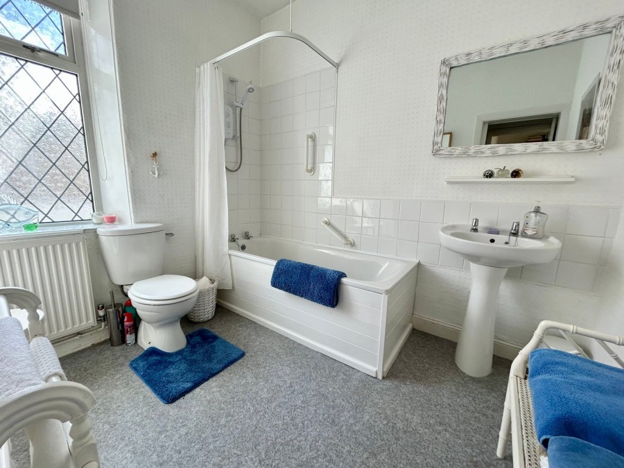 Images for Thwaites Brow, Keighley, West Yorkshire EAID:3030449609 BID:4216801